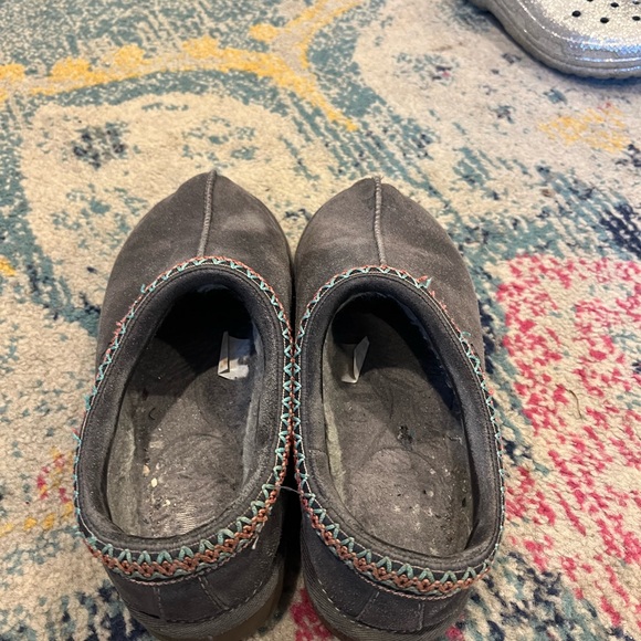 UGG Suede Slip-On Clog Gray with Multicolor Trim EUC - Picture 3 of 7